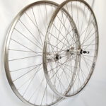 Laufradsatz 28 Zoll poliert für Vintage Rennräder 122-126 mm
