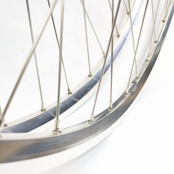 Laufradsatz 28 Zoll für Vintage Tourenräder Silber poliert 122-126 mm